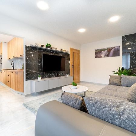 Apartman Discreet Kysucke Nove Mesto ภายนอก รูปภาพ