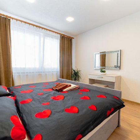 Apartman Discreet Kysucke Nove Mesto ภายนอก รูปภาพ