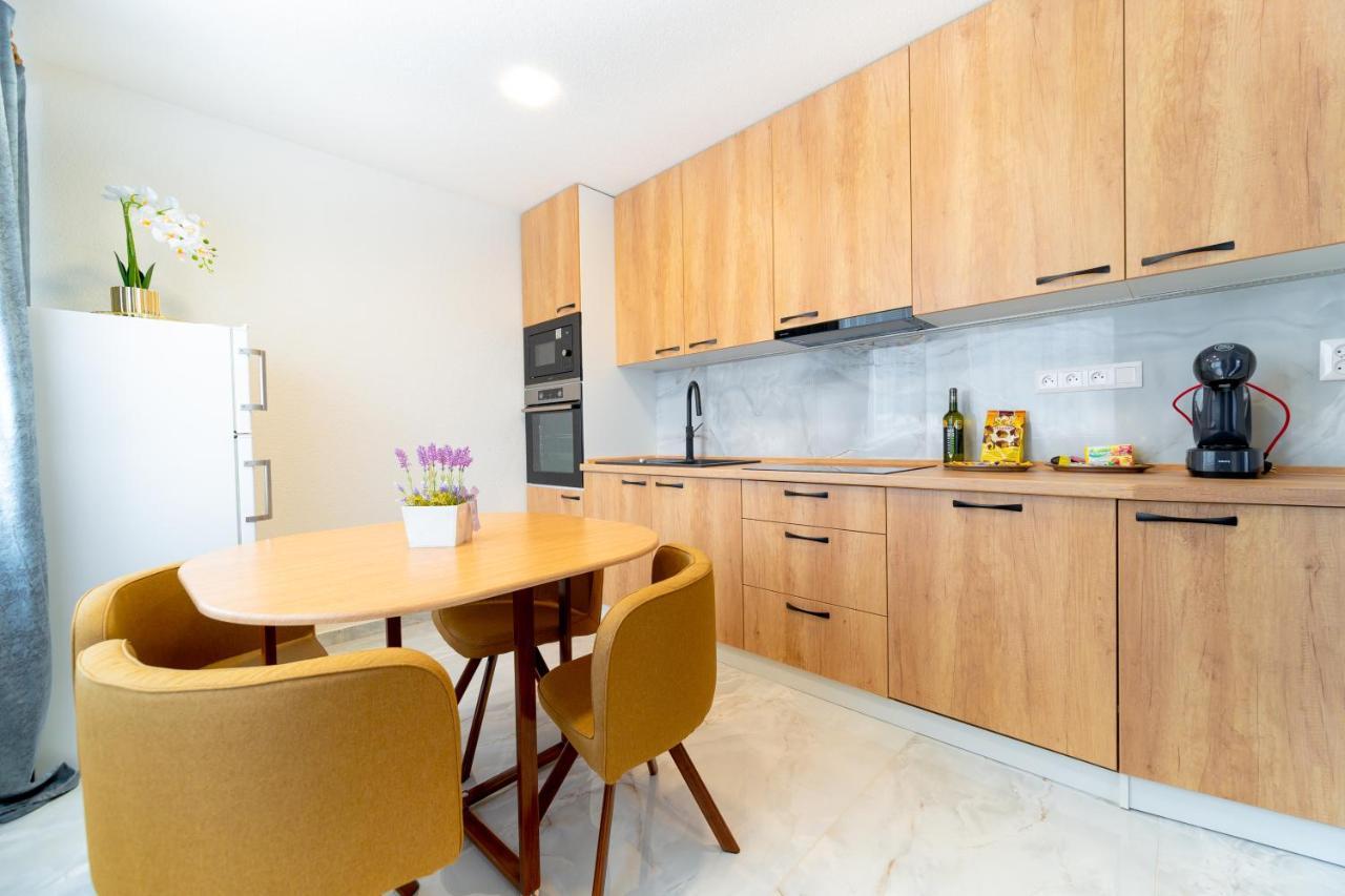 Apartman Discreet Kysucke Nove Mesto ภายนอก รูปภาพ