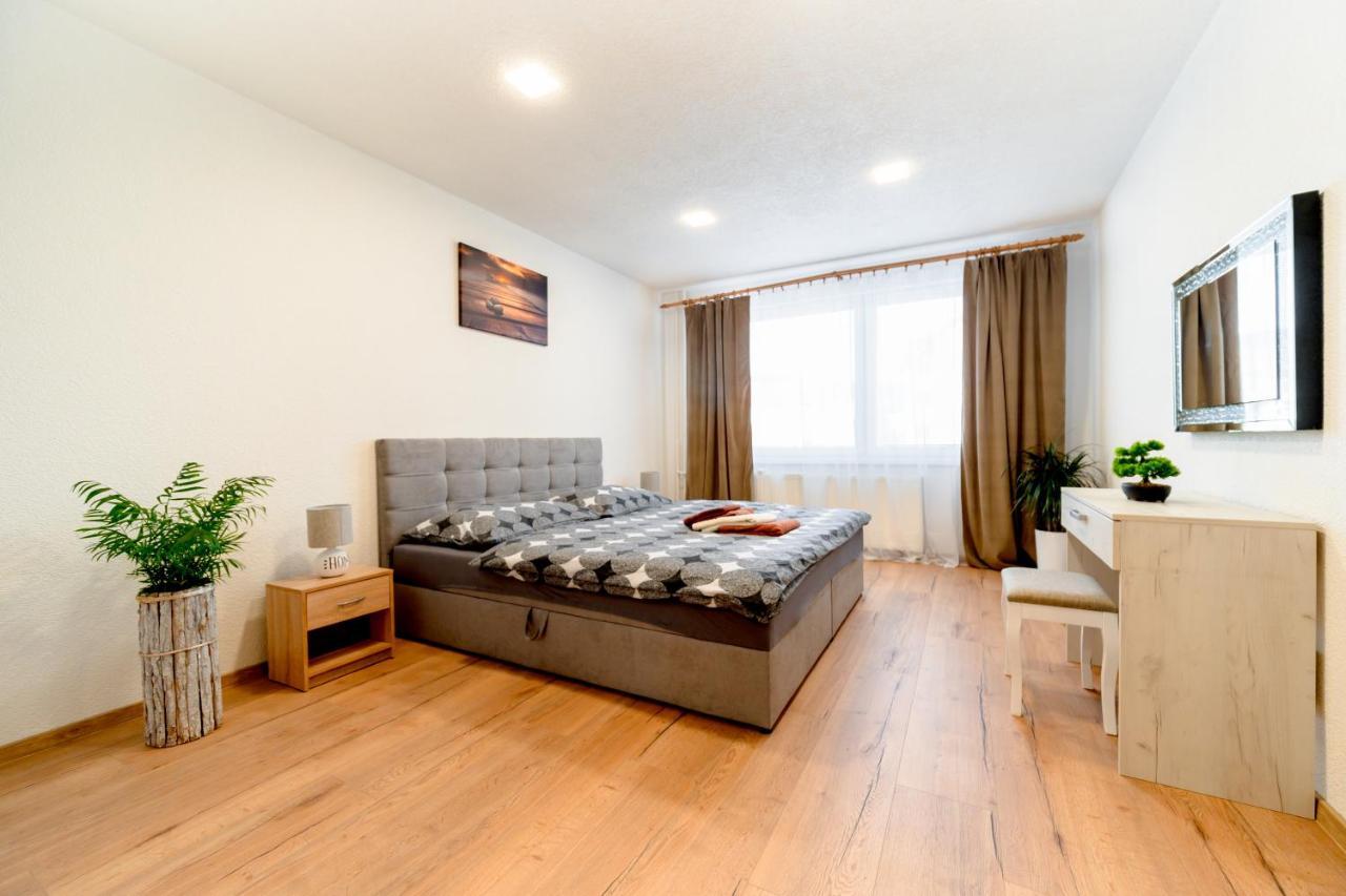 Apartman Discreet Kysucke Nove Mesto ภายนอก รูปภาพ