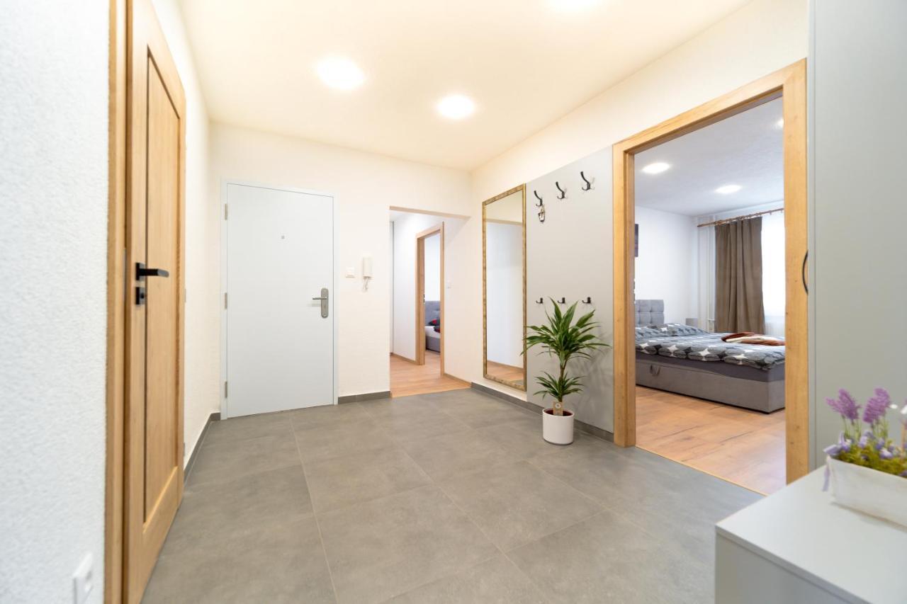 Apartman Discreet Kysucke Nove Mesto ภายนอก รูปภาพ