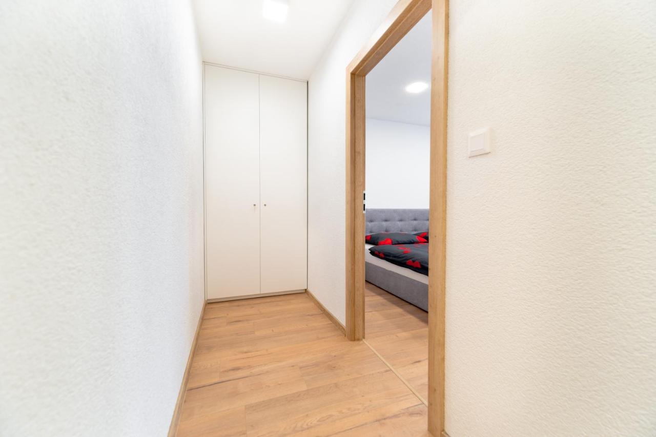 Apartman Discreet Kysucke Nove Mesto ภายนอก รูปภาพ